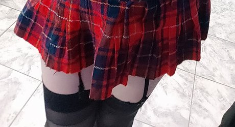 Samara Cobain nude actress gallery