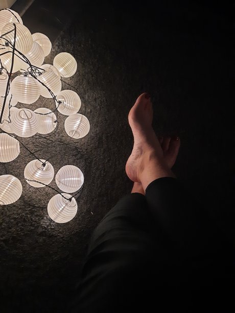 Lora Feet_ naked actress pic