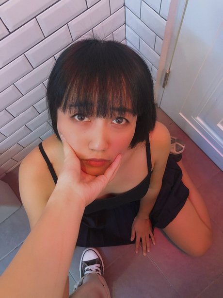 Isarin model nudes img