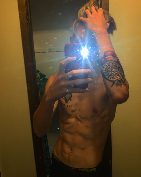 Xuited pornstar adult pic