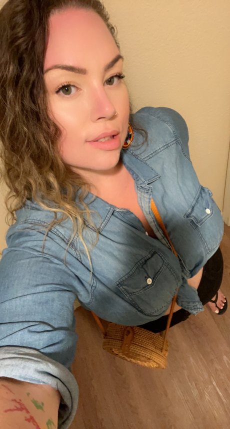 Sariyah adult model gallery