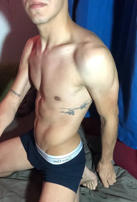 HOT PENDE_ hot star image