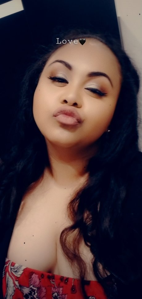 NSFW BWW Miss Piggy pretty model images