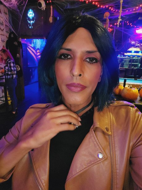 Gigi Sparkle nude actress pics