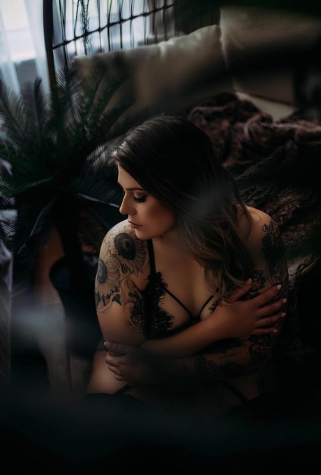 curvy shemale onlyfans free xxx image