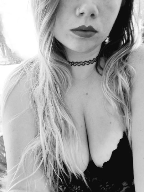 Molly Mania model adult photos