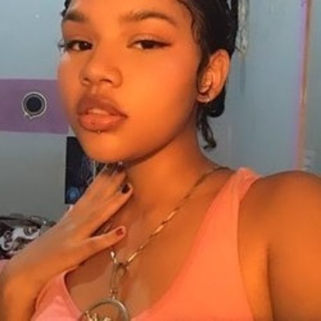 Giovana Giulia_ model pornographic gallery