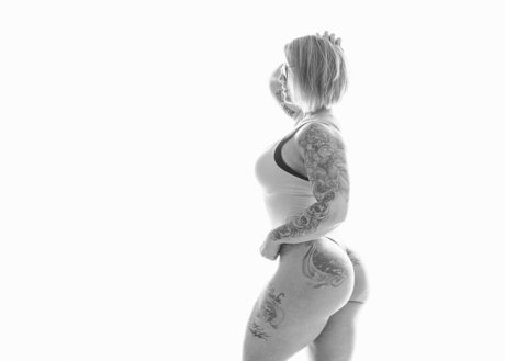 Amanda J high quality star image