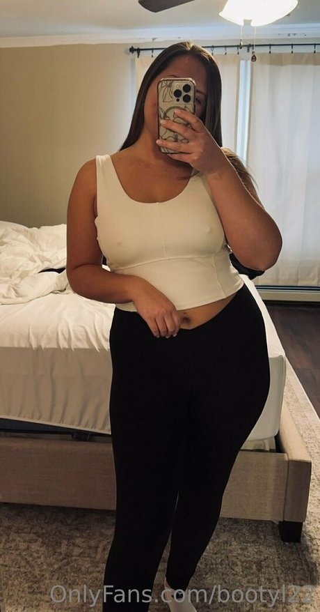 bootyl22 model pornographic image