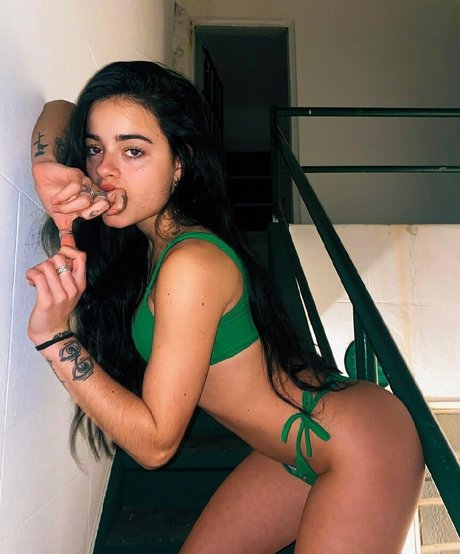 Juli Savioli model nude photos