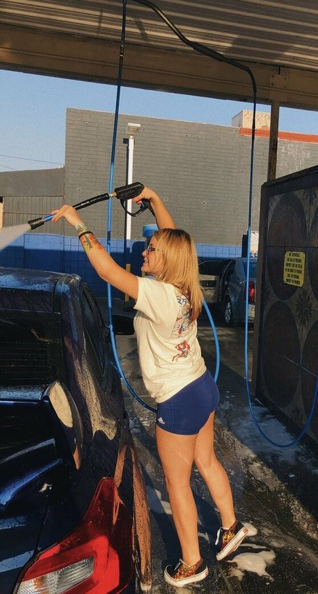 Fooya model nudes images