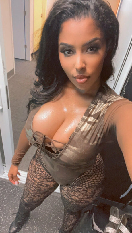 iamsweette pornstar pretty archive