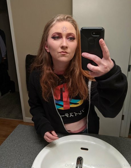 sensual onlyfans pretty pic