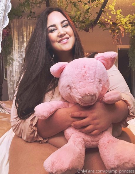 plump princess nudes model pics