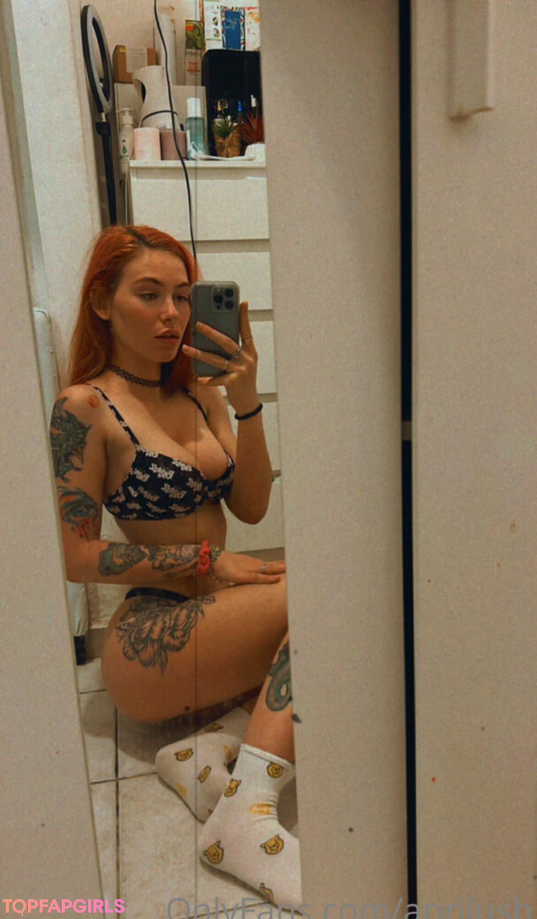 April Harel model picture