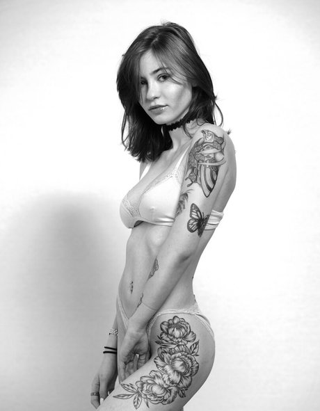 April Harel model nudes gallery