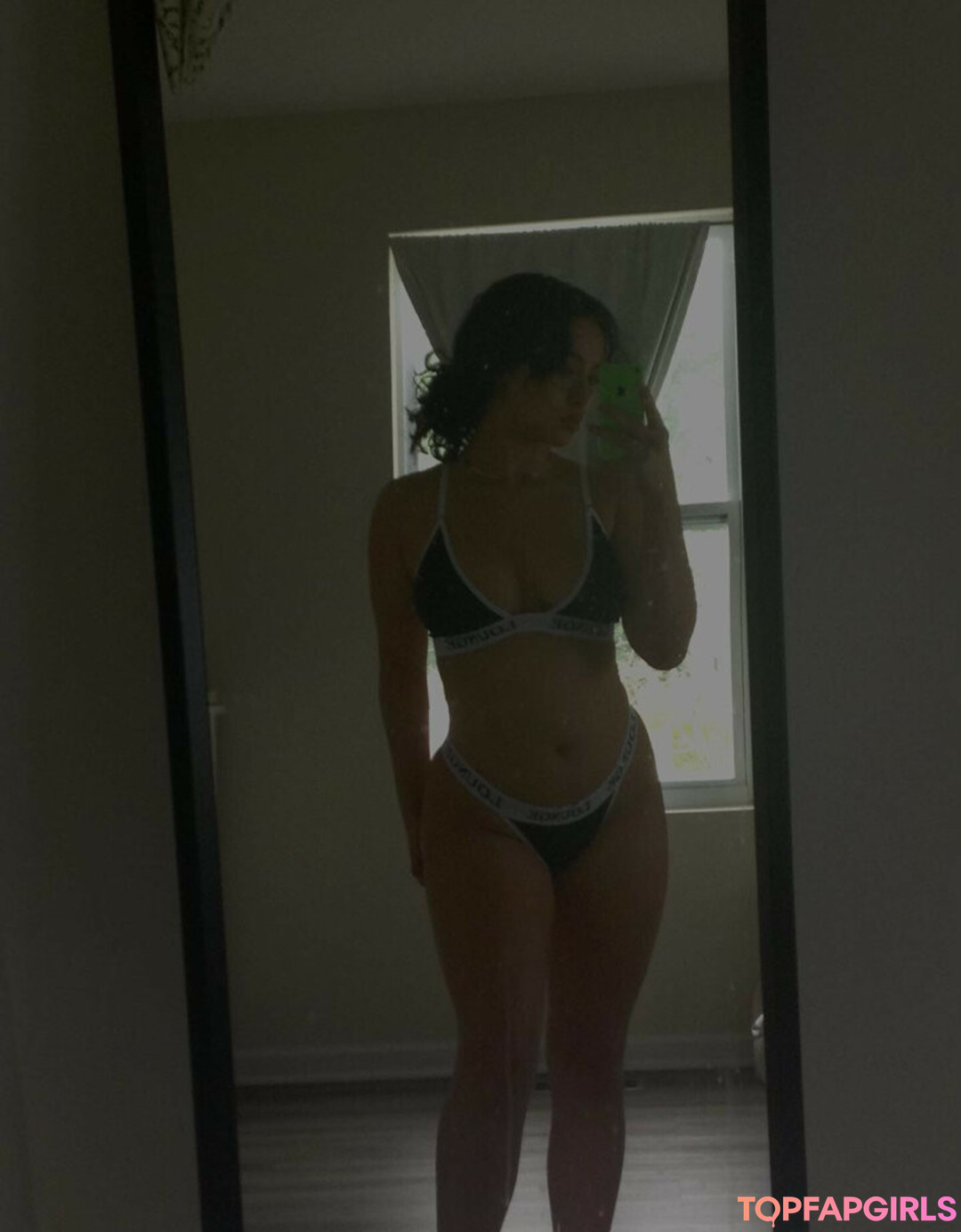 itz crissabitxh nude actress galleries