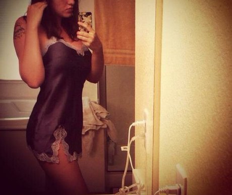 Katiepurrs nice pornstar pictures