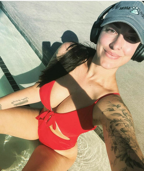 Katiepurrs exclusive pornstar pics