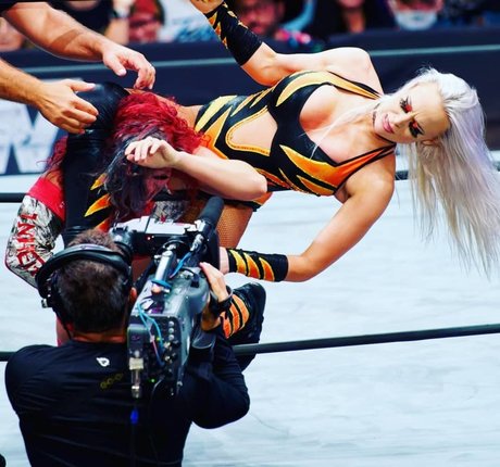 Penelope Ford naked model picture