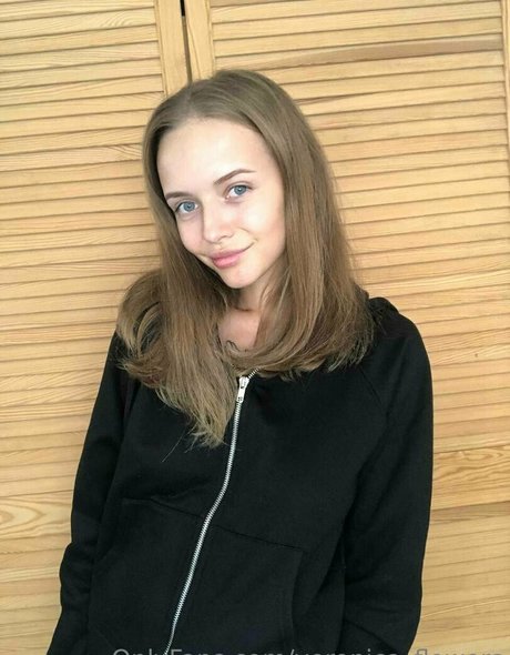 veronica flowers exclusive actress picture