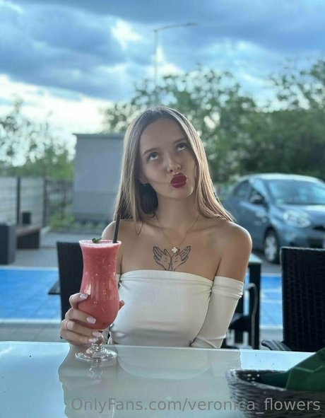 veronica flowers hd model photos