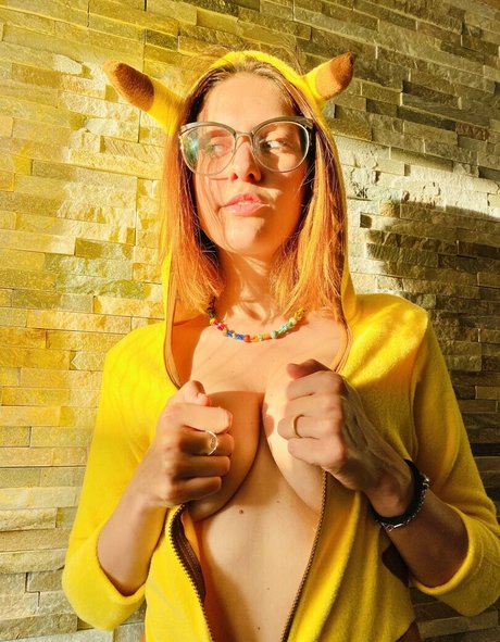 eggs out star top archive