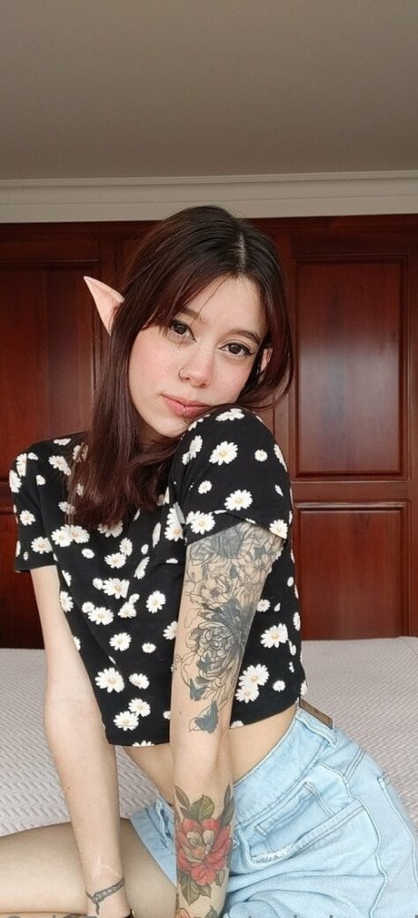 insatiatemiles free model pics