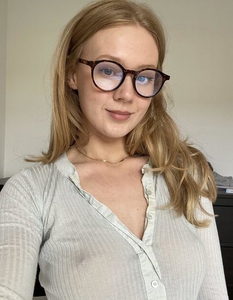 shemale cumshot onlyfans free photos