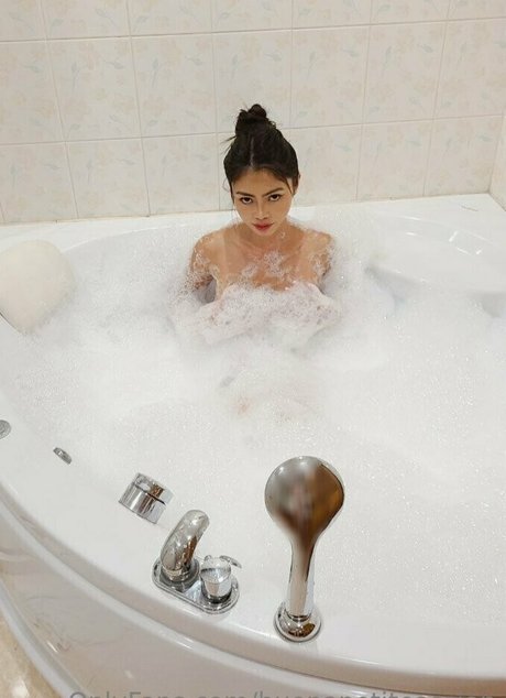 buonapetiteassian star hot photos