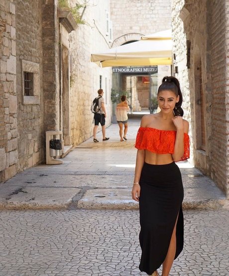 Andrea Helfrich erotic star img