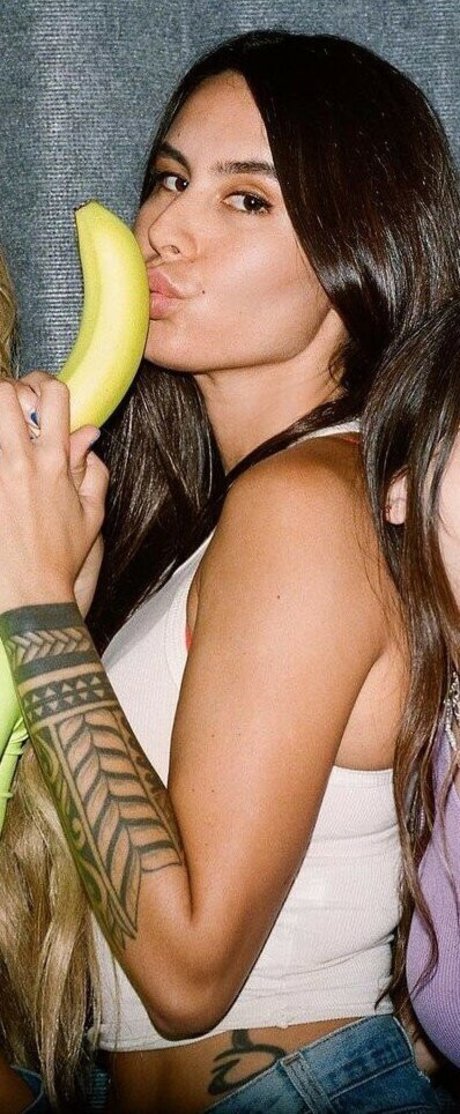 Khalyla Kuhn free model photos