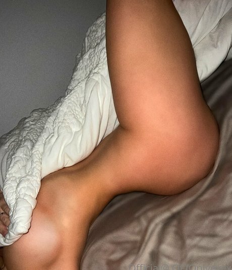 Justeviehall adult star photo