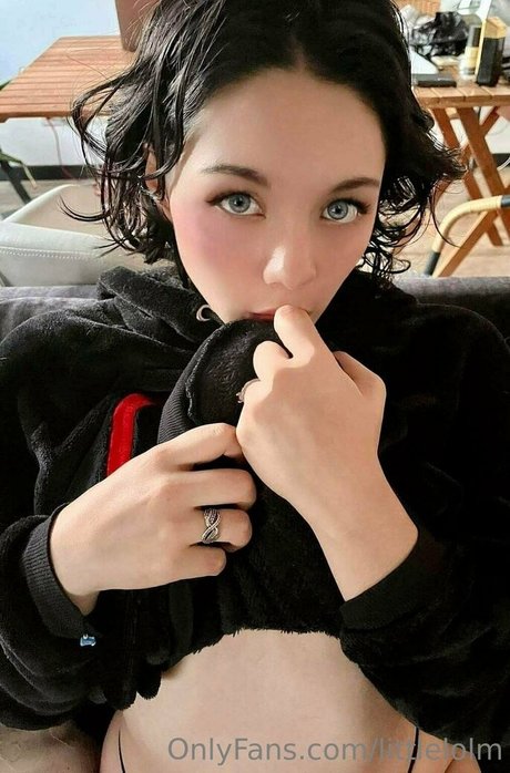 littlelolm sexy pornstar pic
