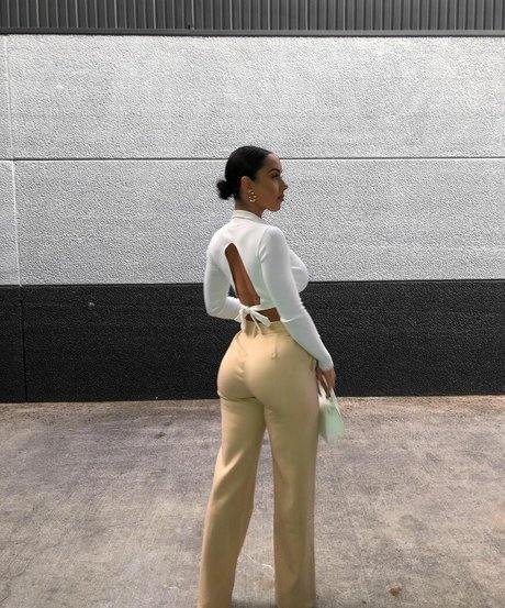 Amy Watchirs high quality star photos