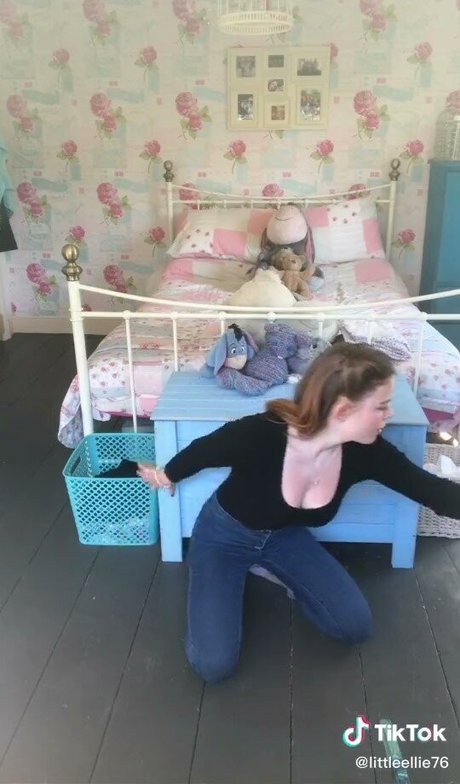 Ellie Littlechild pornstar sex gallery