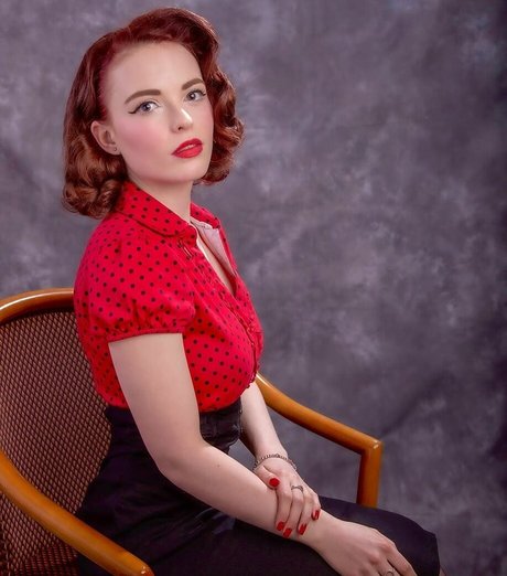 busty mom onlyfans pretty photo