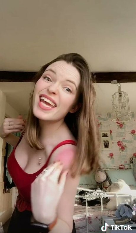 Ellie Littlechild top star galleries