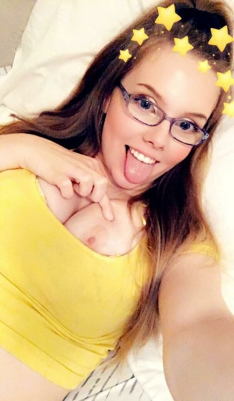 Sadie Fletcher hd star image