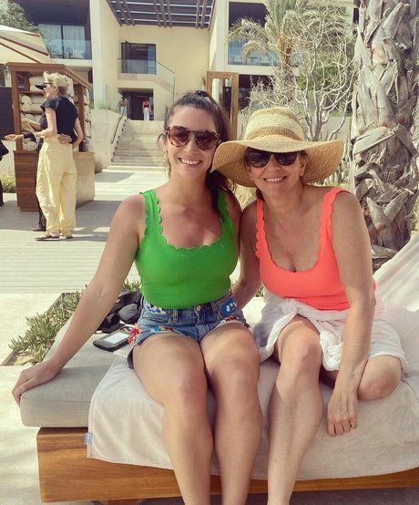 Aly Raisman model art picture