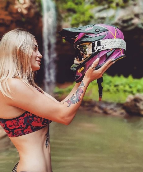 Nina Danilyuk erotic actress pic