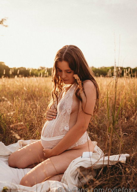 ryliefoxx nude star pic