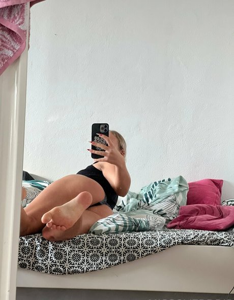 hairy legs onlyfans free xxx picture