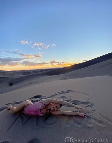 Love Moxxi nice model pic