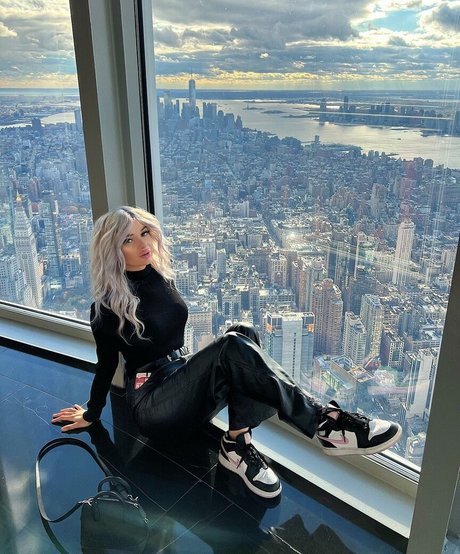 aesthymes adult actress galleries