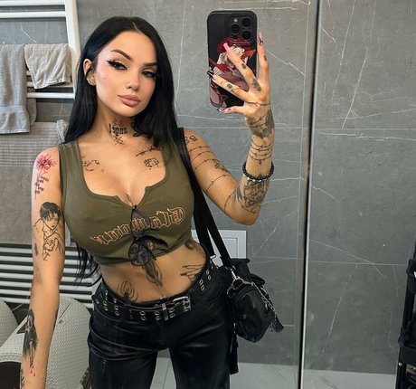 aesthymes adult model pictures