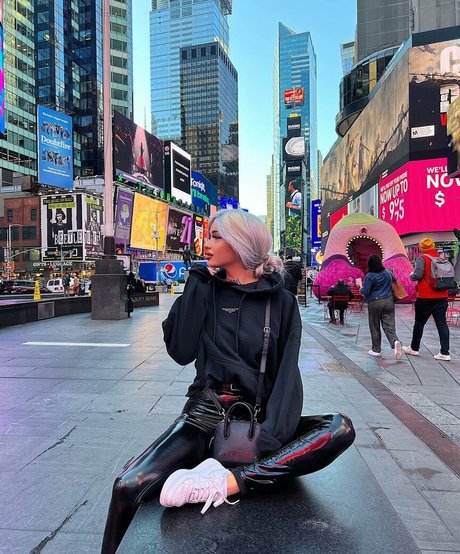 aesthymes pornstar nude img