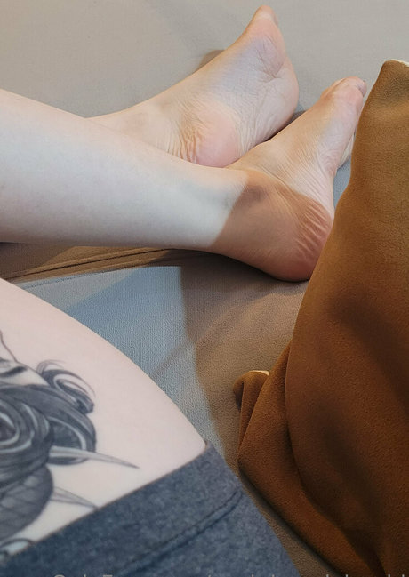 slut milf onlyfans pornographic images