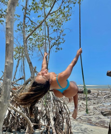 Caroline Veronica model nude images