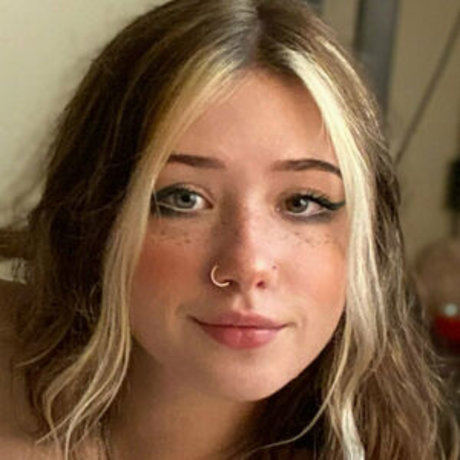 br4ttydeath nice actress photos